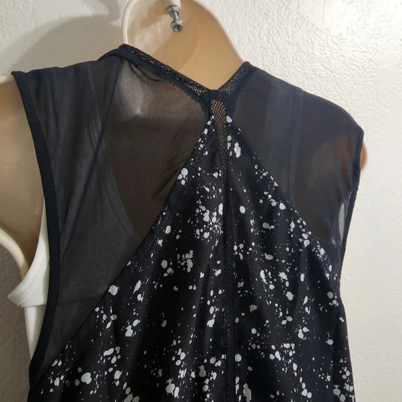 URBAN OUTFITTERS Silence + Noise Black White Splatter Print Open Vest Size S - Picture 6 of 11
